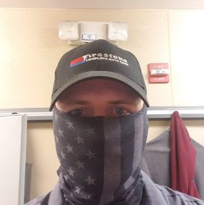 Meet your Posher, Dustin